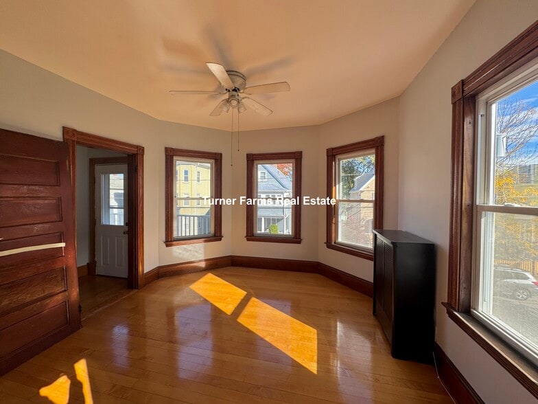 Primary Photo - 48 Summer St