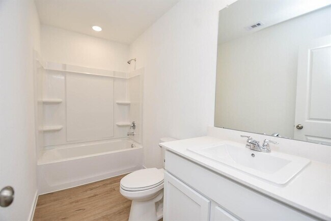 Building Photo - 1542 San Sebastien Dr
