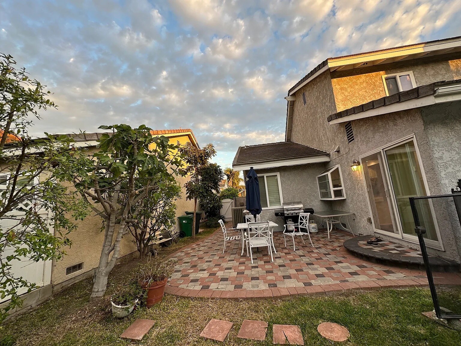 Building Photo - 11 Deerwood E