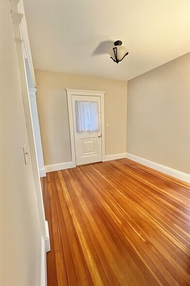 Building Photo - 158 Highland Ave