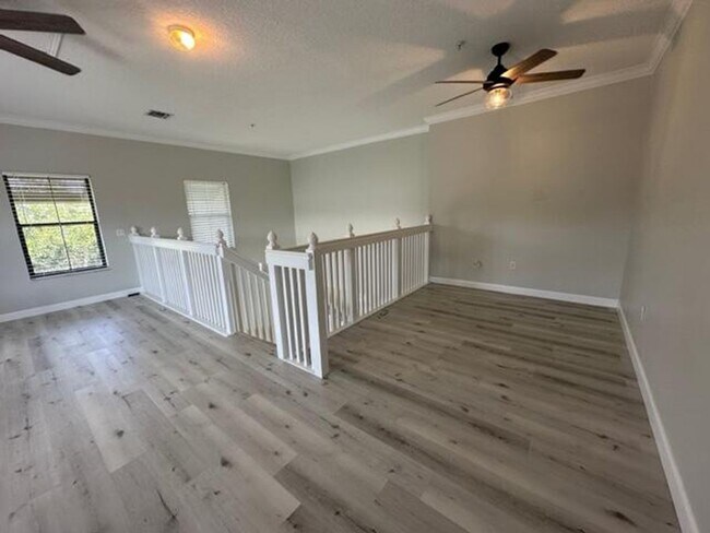 Building Photo - 917 Waterside Ln