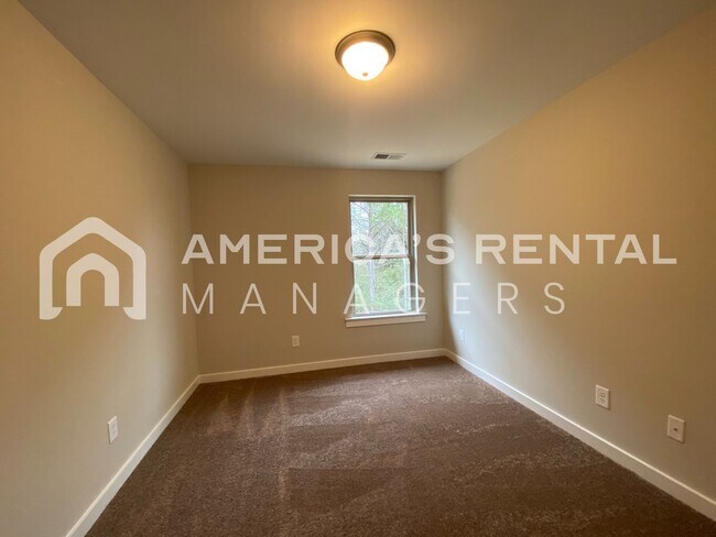 Building Photo - 7950 St.James Dr