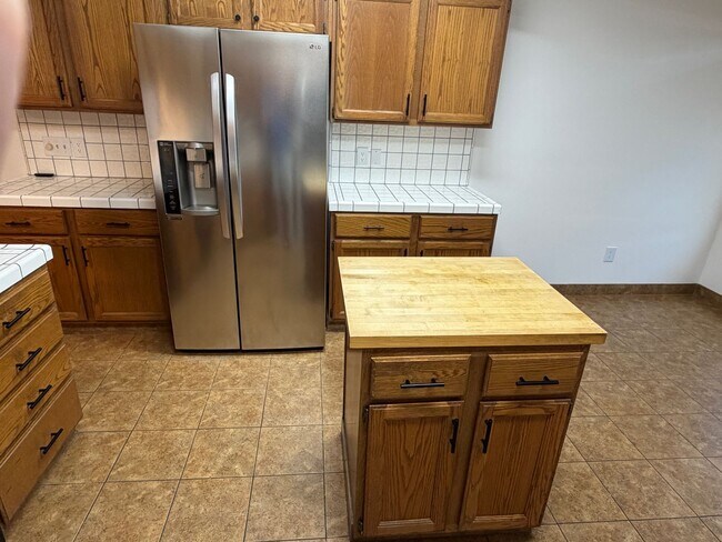 Building Photo - 5933 W Iris Ct