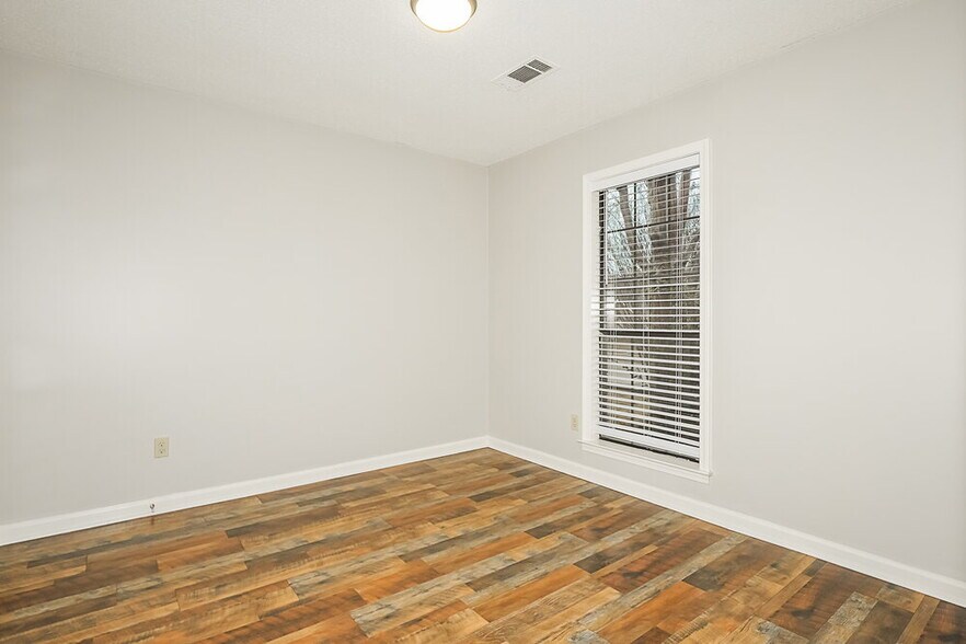 Building Photo - 3780 Westridge Cove