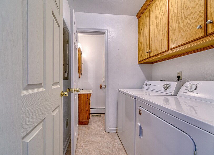 Building Photo - 21 Bayview Dr