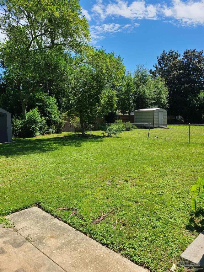 Building Photo - 5560 Hibiscus Rd