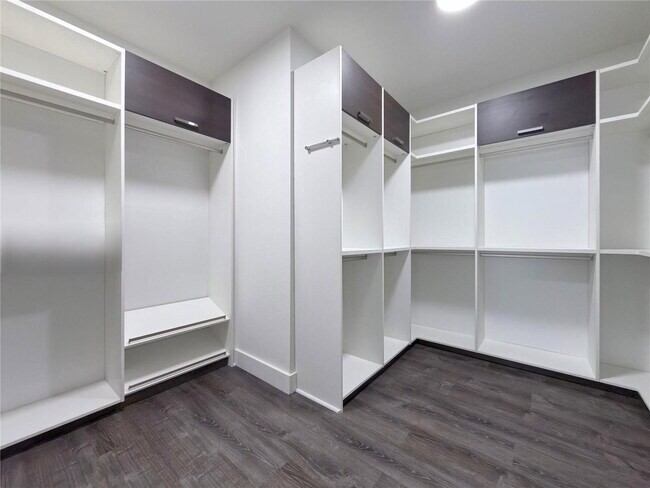 Building Photo - 10423 NW 70th Ln