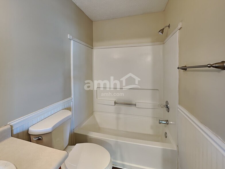 Building Photo - 5448 Longworth Dr