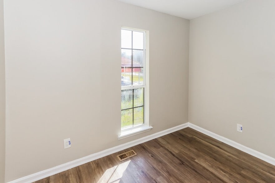 Building Photo - 113 Jacobs Ln