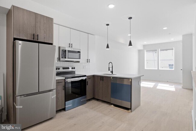 Building Photo - 2330 N 16th St