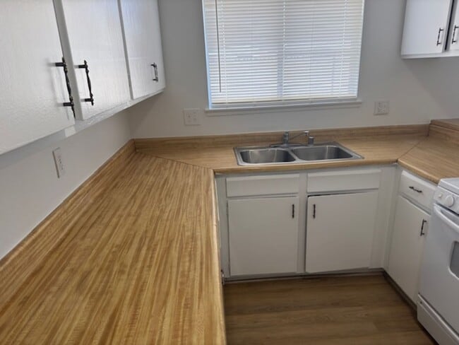 Building Photo - 3Bedroom ranch style home with large backyard