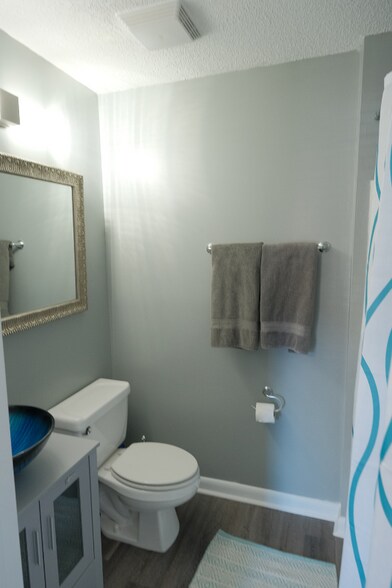 Building Photo - 1241 University Ct