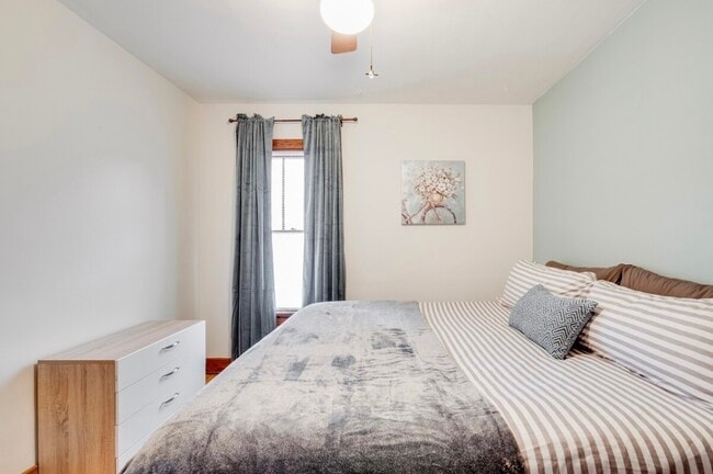 Building Photo - 2173-75 S 69th St