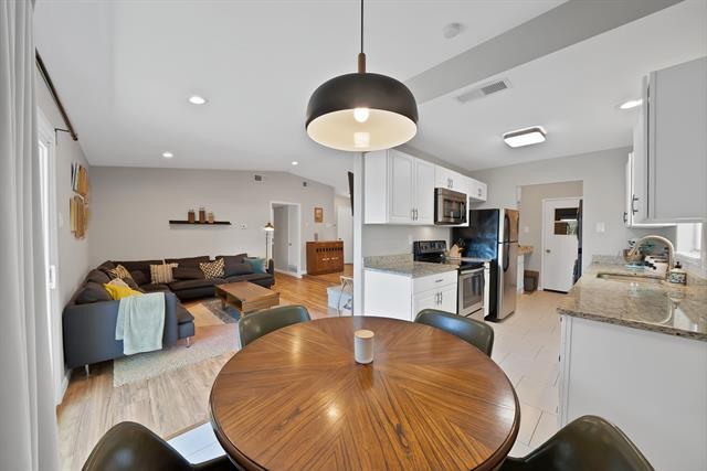 Building Photo - 1400 Lorrie Dr