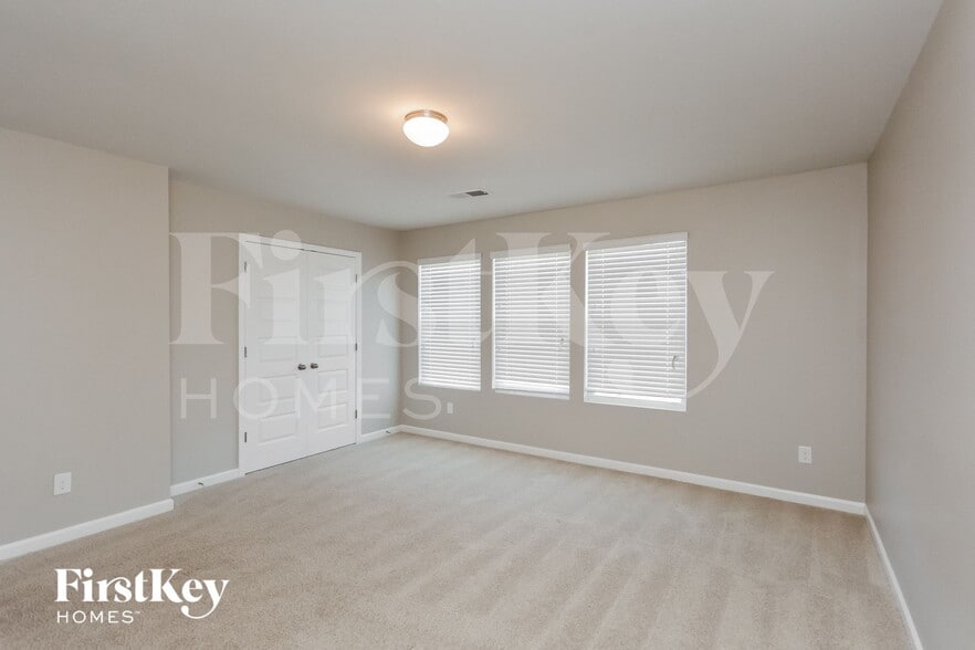 Building Photo - 515 Oak Terrace Dr