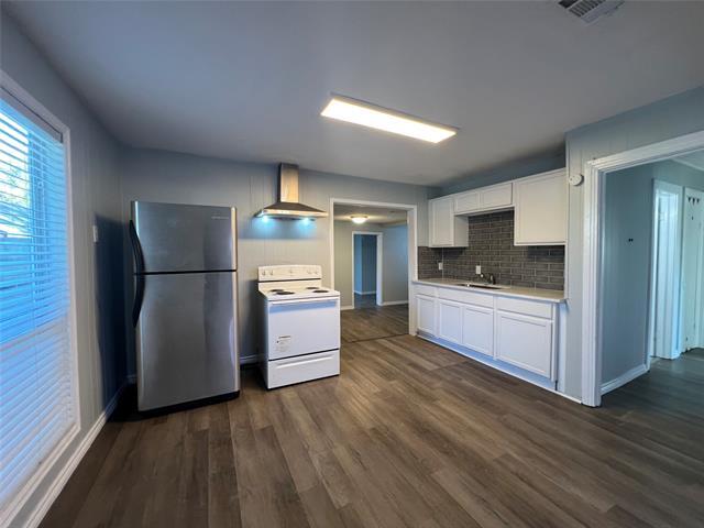 Building Photo - 3453 Wayside Ave