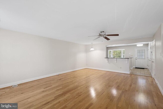 Building Photo - 124 Barnsfield Ct
