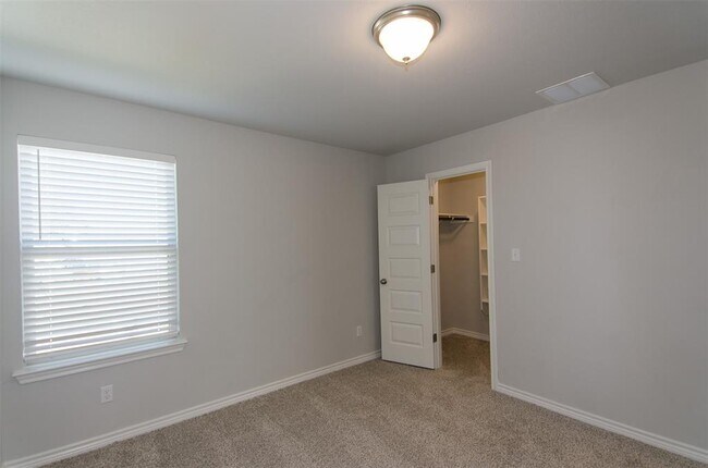 Building Photo - 2136 Pecan Island Dr