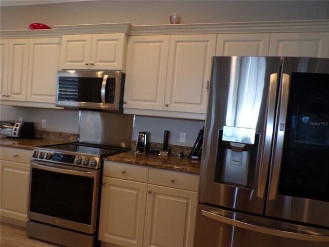 Building Photo - 25535 Heritage Lake Blvd