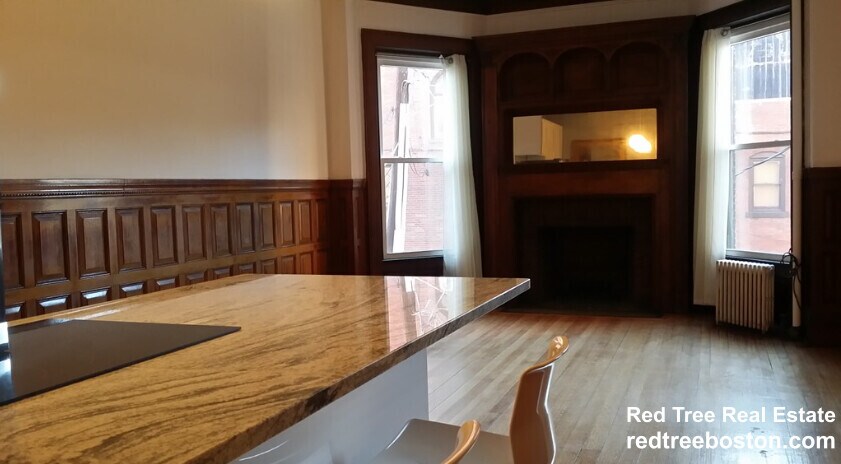 Building Photo - 849 Beacon St