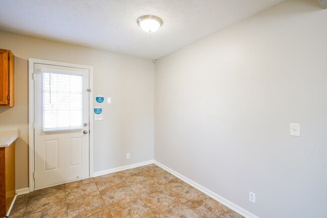 Building Photo - 114 Antler Dr