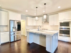 Building Photo - 4808 Village Walk