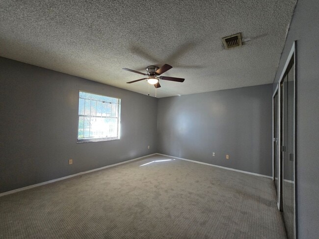 Building Photo - COMING SOON - 3 Bedrooms 2 1/2 Baths Northside