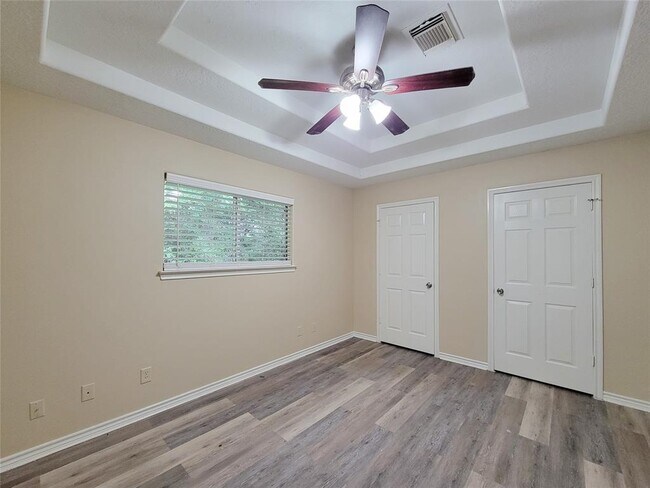 Building Photo - 12700 Royal Green Dr