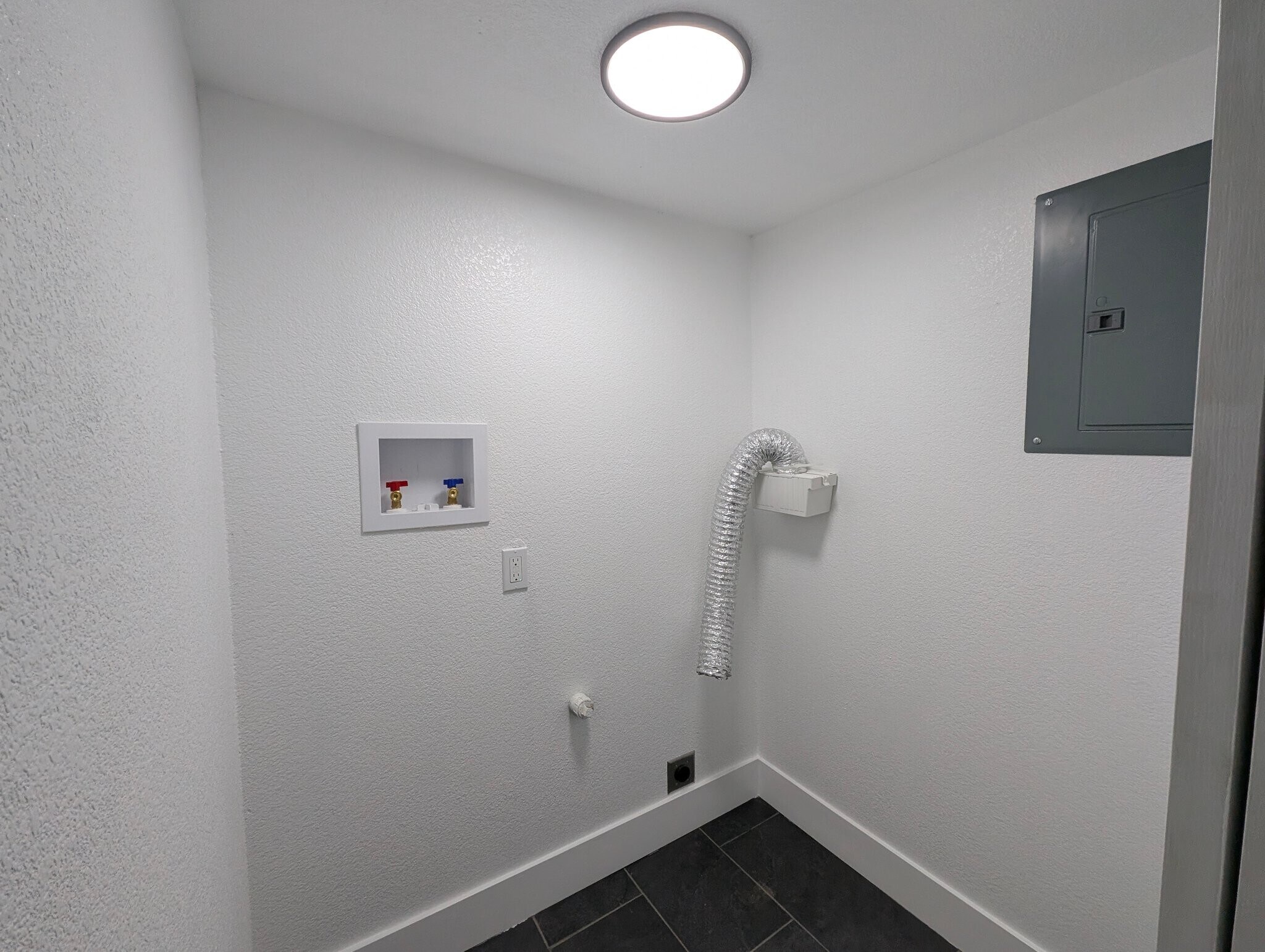 Building Photo - 95 Arbol Ave