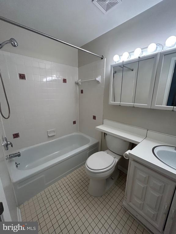 Building Photo - 7051 Knighthood Ln