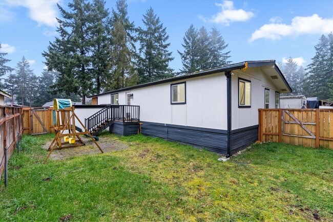 Building Photo - Updated 3 bed Bonney Lake home on dead end street