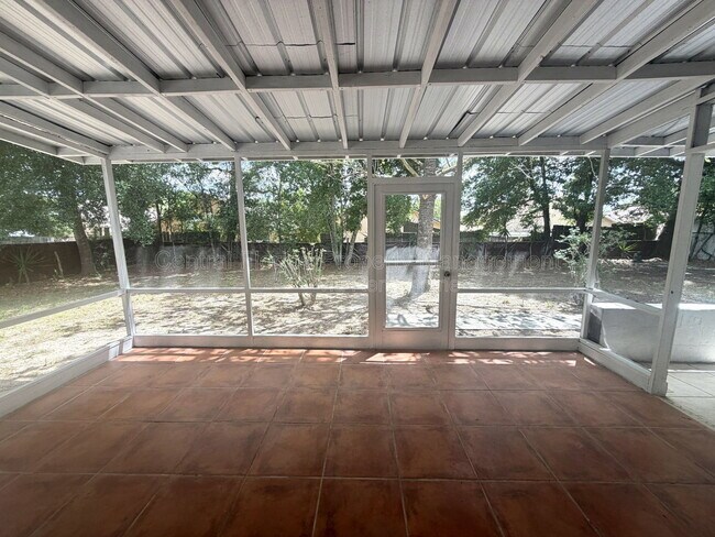 Building Photo - 7010 Ironwood Dr