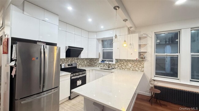 Primary Photo - 50-35 42nd St