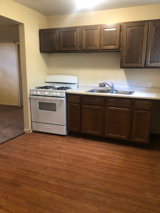 Building Photo - 100 Cliff Ave