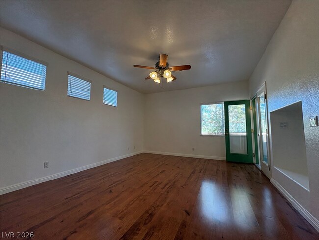 Building Photo - 128 Torchwood Ln