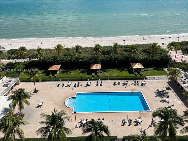 Building Photo - 2625 Collins Ave