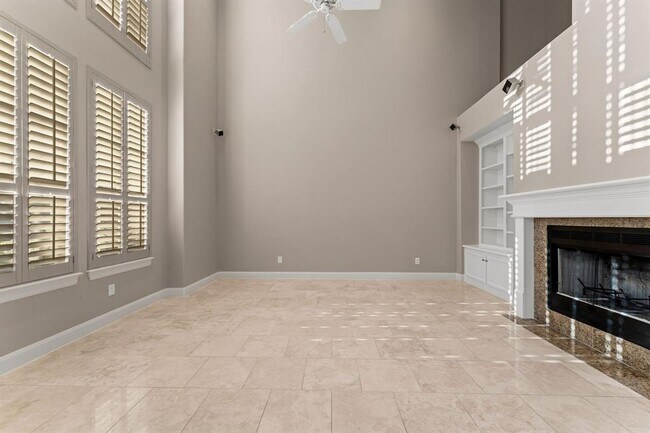 Building Photo - 1038 Memorial Village Dr