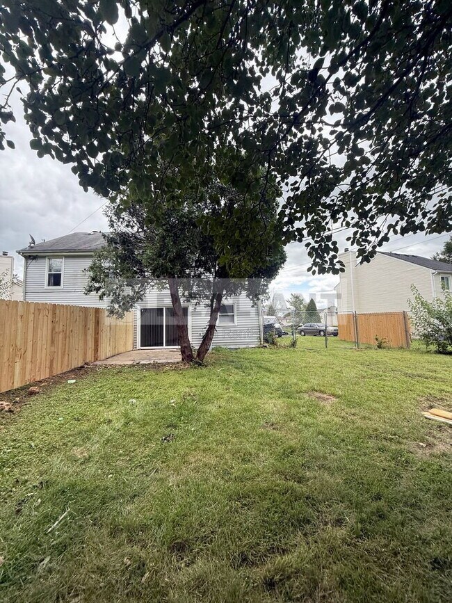 Building Photo - 3107 Glenridge Cir