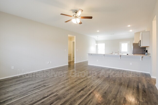 Building Photo - 6607 SW Chestnut Hill Rd