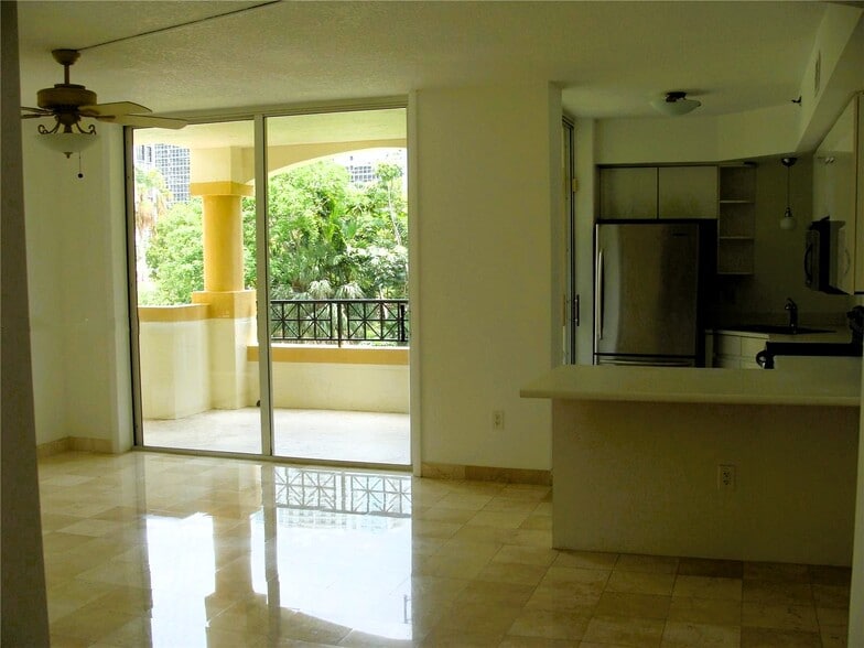 Building Photo - 1834 Brickell Ave