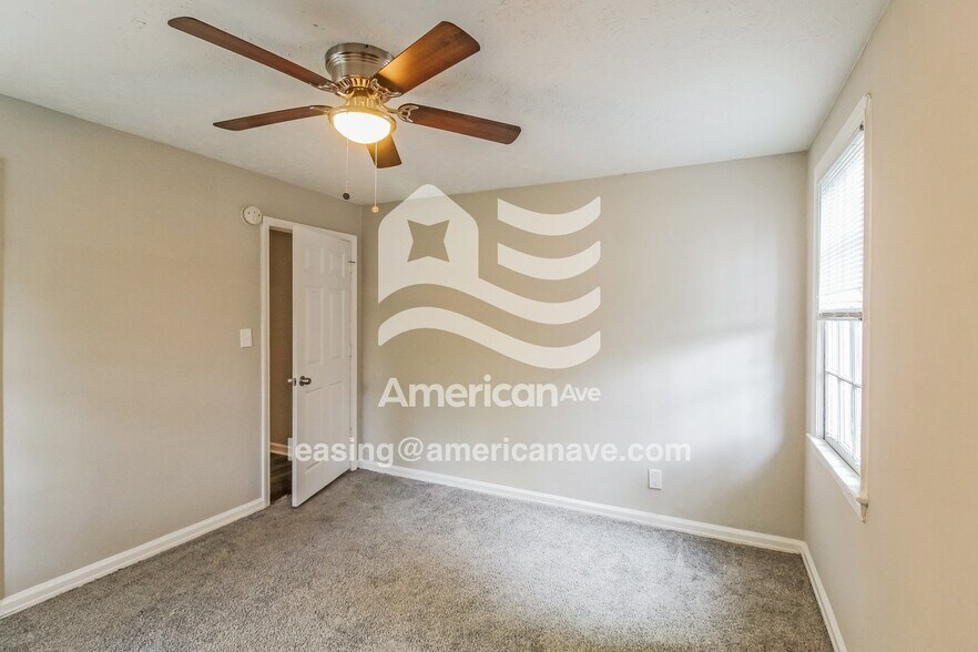 Building Photo - 3314 Albert St