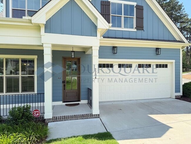 Building Photo - Beautiful  3-Bedroom Home with Loft, Screened Deck & Fenced Backyard – Convenient to Duke Univers...