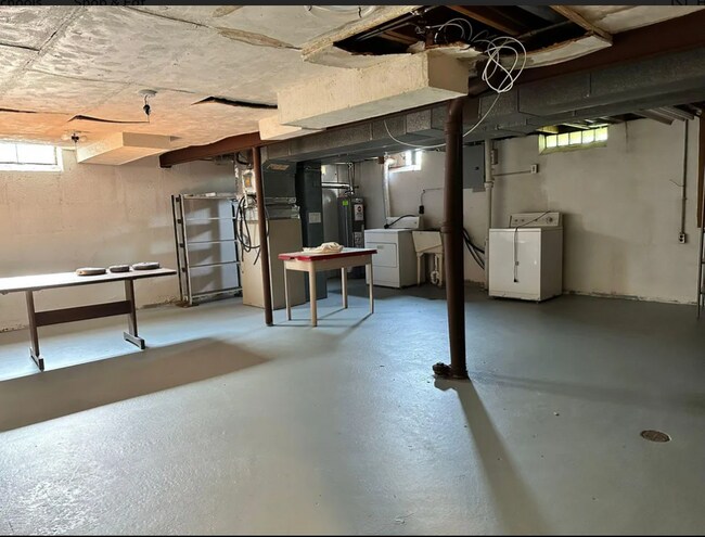 Building Photo - 3826 Bicsak Dr