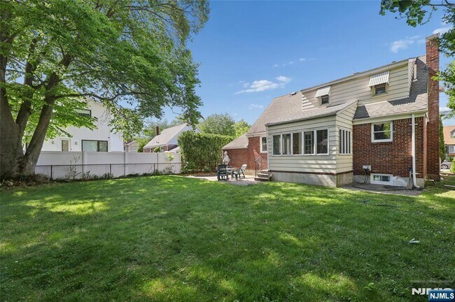 Building Photo - 35-10 Ferry Heights