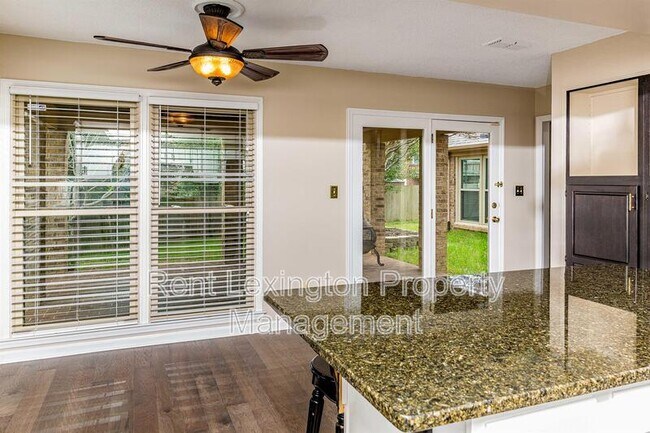 Building Photo - 4661 Saron Dr