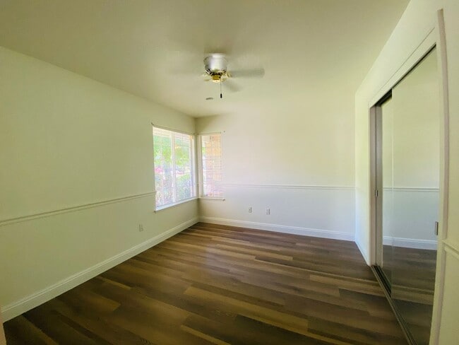 Building Photo - Charming Single-Story Corner Lot Rental