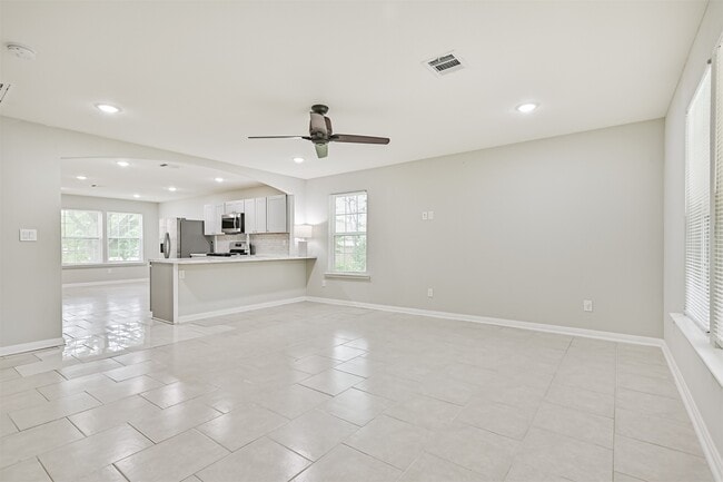 Building Photo - 10633 Flaxman St