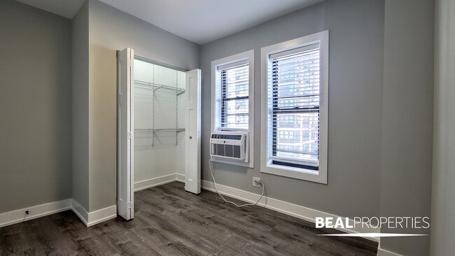 Building Photo - 505 W Belmont Ave