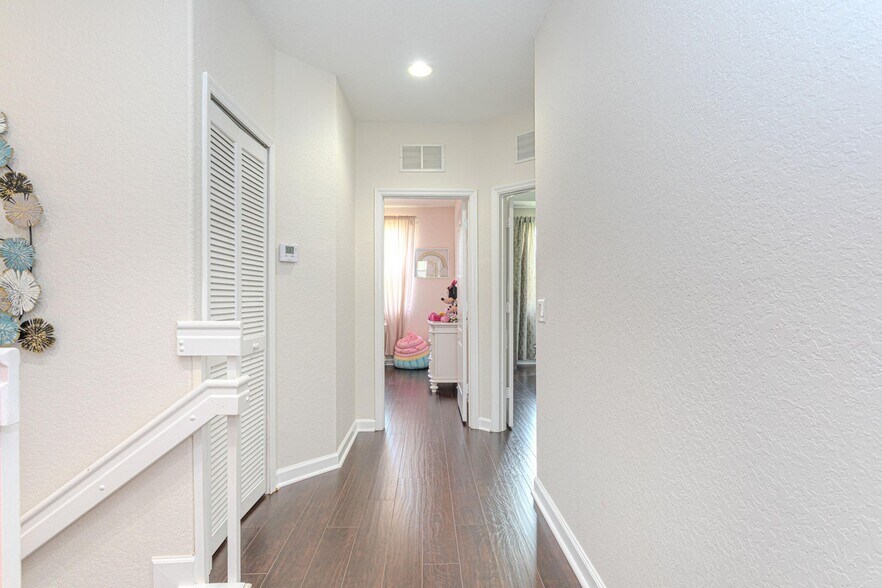 Building Photo - 2320 Shoma Ln