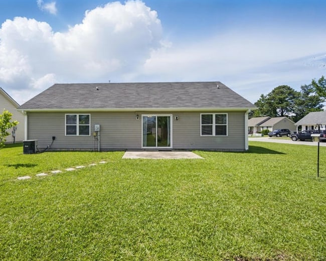 Building Photo - 3 bedroom 2 bath in Summerfield